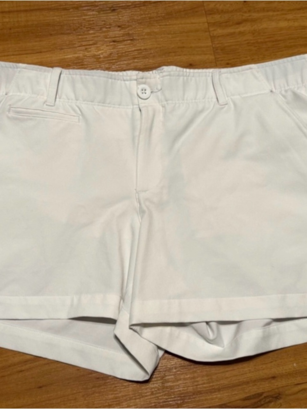 Under Armour White Women's Stretch Golf Athletic Shorts